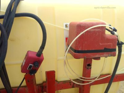Pulverizador de ocasión de 1.100 litros marca Sanz