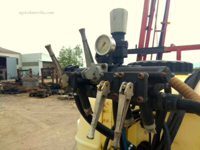 Pulverizador de ocasión de 1.100 litros marca Sanz