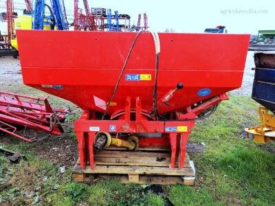 Abonadora de ocasión suspendida marca KUHN RAUCH modelo MDS-935