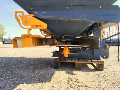 Abonadora de ocasión marca BOGBALLE EX 1300 de 1.300 kg