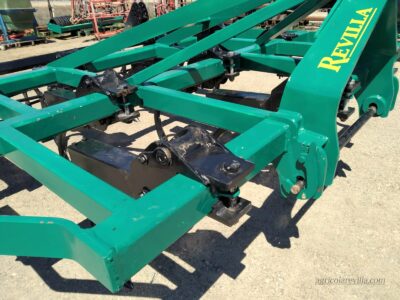 Cultivador Chísel usado de 11 brazos de 40x40 marca hibema