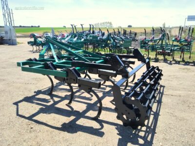 Cultivador Chísel usado de 11 brazos de 40x40 marca hibema
