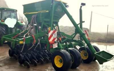 Sembradora de ocasión arrastrada John Deere modelo 750 A