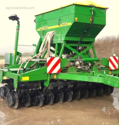 Sembradora de ocasión arrastrada John Deere modelo 750 A