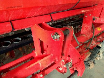 Sembradora usada suspendida de 3,5 m de trabajo marca Sola, modelo Trisem 194 3500/28 GC similar a la Gil, Gaspardo, Lamusa