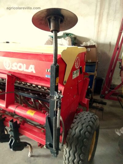 Sembradora usada suspendida de 3,5 m de trabajo marca Sola, modelo Trisem 194 3500/28 GC similar a la Gil, Gaspardo, Lamusa