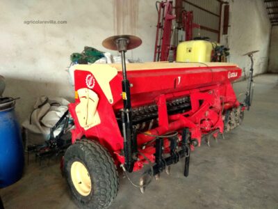 Sembradora usada suspendida de 3,5 m de trabajo marca Sola, modelo Trisem 194 3500/28 GC similar a la Gil, Gaspardo, Lamusa
