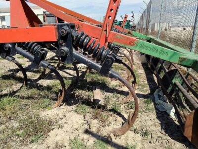 Cultivador Chisel de 19 brazos de 45x20 marca Llorente similar a Gaher, ovlac, Gil