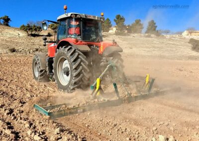 Somos fabricantes de maquinaria agrícola como las marcas Maquinaria Agrícola Sánchez, Maquinaria Agrícola Santiago, Maquinaria Mur, Metálicas Llorente, Montoya y Sevilla y Nueva Casa Grande