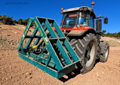 Somos fabricantes de maquinaria agrícola como las marcas Maquinaria Agrícola Sánchez, Maquinaria Agrícola Santiago, Maquinaria Mur, Metálicas Llorente, Montoya y Sevilla y Nueva Casa Grande