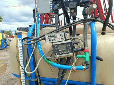 Pulverizador, sulfatadora suspendida marca Aguirre de 1500 litros con barras de 18 m similar a las marcas Amazone, Sanz, Horizonte Solano, Herpa, Benavides, Movican, Tecnoma, Hardy, Gaysa, y Gama