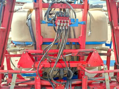 Pulverizador, sulfatadora suspendida marca Aguirre de 1500 litros con barras de 18 m similar a las marcas Amazone, Sanz, Horizonte Solano, Herpa, Benavides, Movican, Tecnoma, Hardy, Gaysa, y Gama