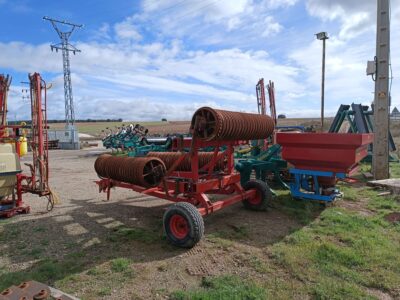 Comercializamos rodillos agrícolas usados de la marca Kverneland, Kuivogne, Askel Spire, Gregorire Besson, Dalbo, Jean de Bru, Goliath y Razol