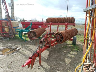 Comercializamos rodillos agrícolas usados de la marca Kverneland, Kuivogne, Askel Spire, Gregorire Besson, Dalbo, Jean de Bru, Goliath y Razol