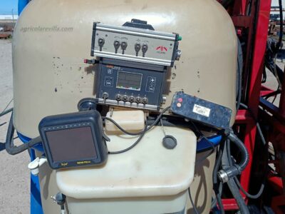 Pulverizador - sulfatadora suspendida marca Aguirre de 1200 litros con barras de 12 m similar a las marcas Amazone, Sanz, Horizonte Solano, Herpa, Benavides, Movican, Tecnoma, Hardy, Gaysa, y Gama