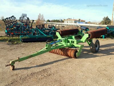 Hersan Agricola, S.L. es un fabricante de maquinaria agrícola ubicada en la población de Villabragjima en la provincia de Valladolid. Especializado en la fabricación y venta de rodillos y rulos agrícolas, cultivadores y vibrocultivadores