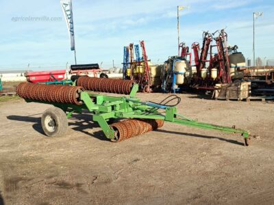 Hersan Agricola, S.L. es un fabricante de maquinaria agrícola ubicada en la población de Villabragjima en la provincia de Valladolid. Especializado en la fabricación y venta de rodillos y rulos agrícolas, cultivadores y vibrocultivadores