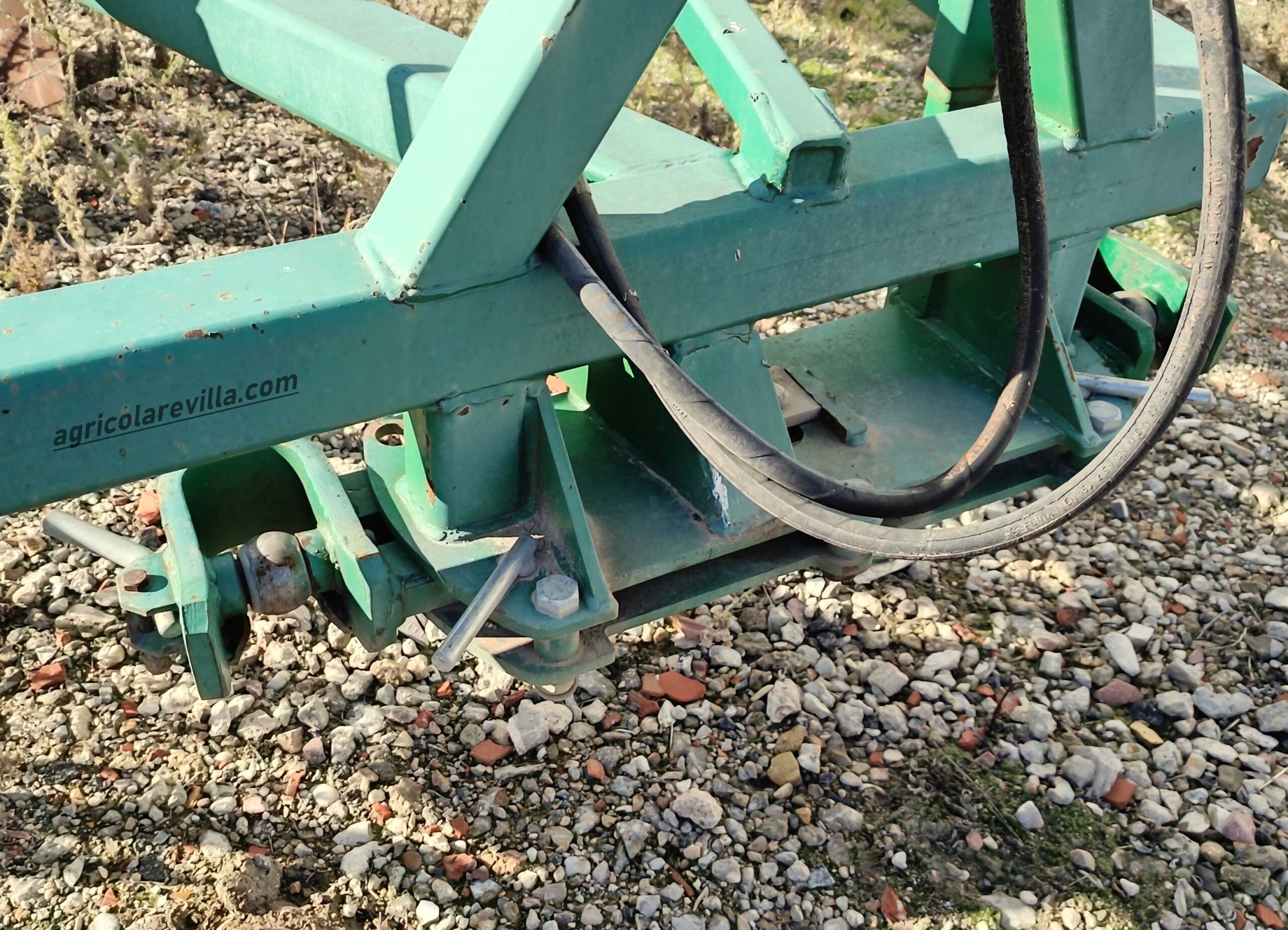 Arado de cohecho usado de 10 brazos marca Gil, modelo ACH-10B