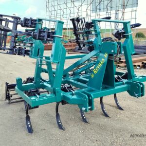 Cultivador chisel de segunda mano con 13 brazos de 30x30 marca REVILLA