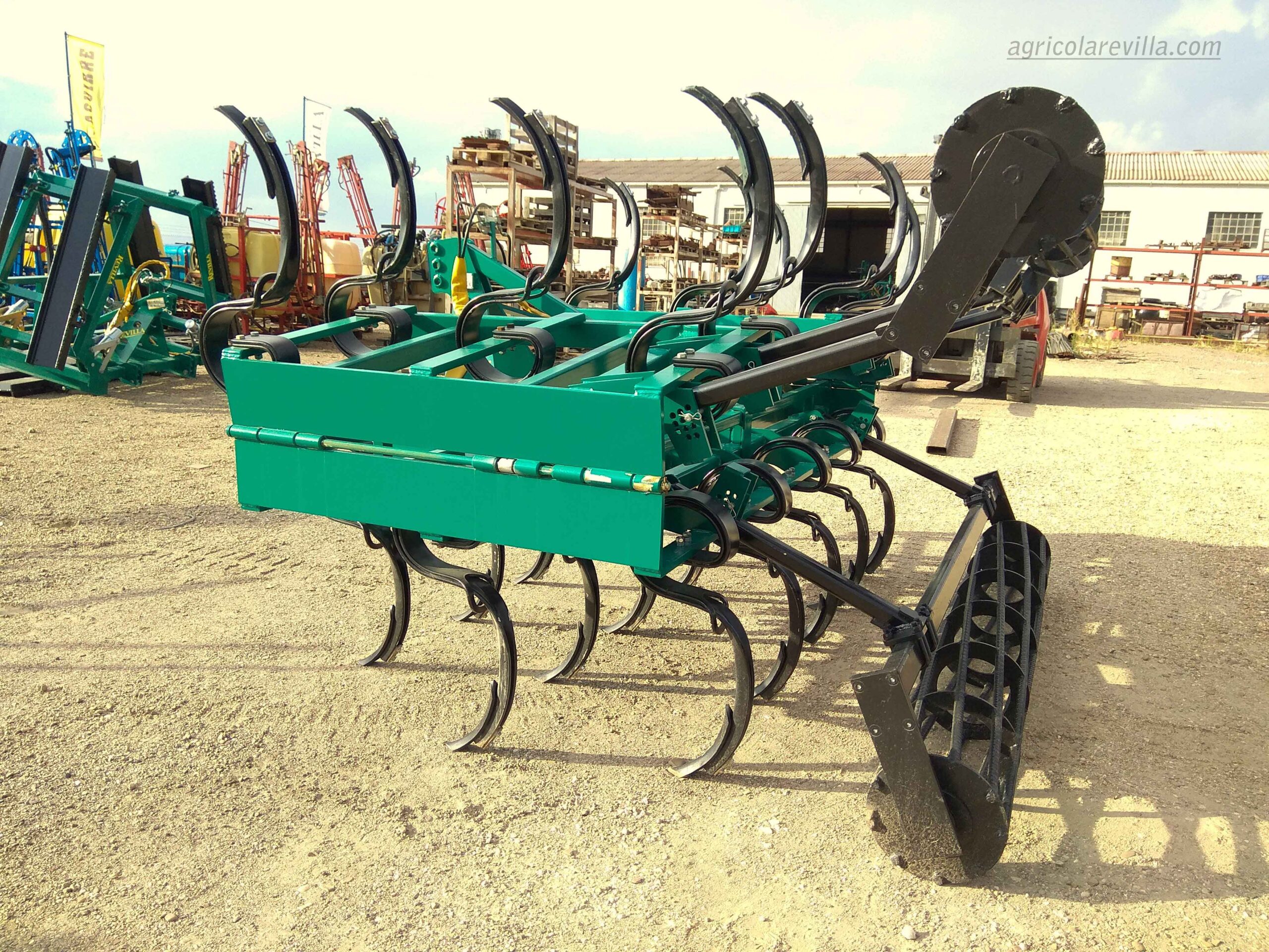 Vibro cultivador de ocasión de 25 brazos Bianchi de 100x14 (Cyclops) con refuerzo marca Revilla, modelo VC-3L-430/22