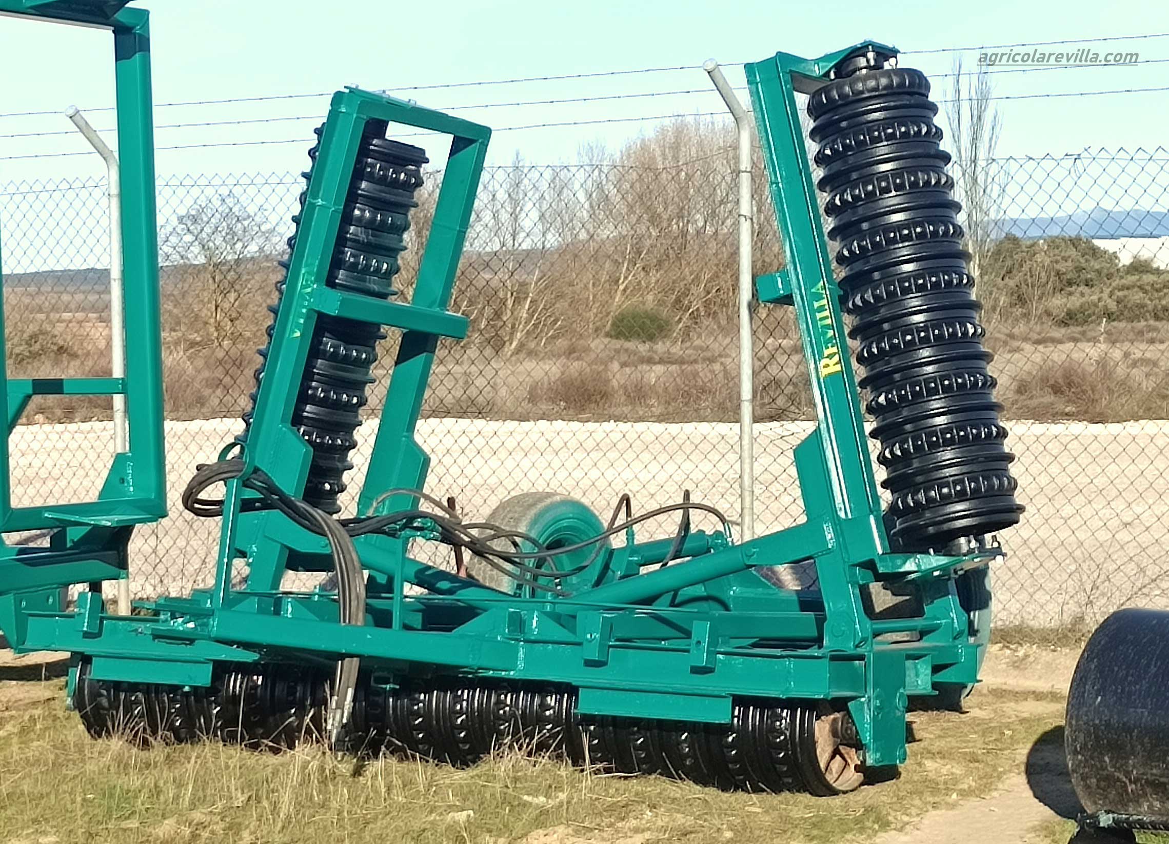 Fabricante de rodillo agrícola suspendido en Asturias Avila y Badajoz,